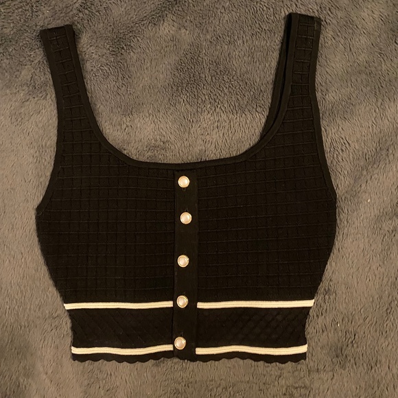 🚩SOLD 🚩 Aritzia ~ Babaton sculpt Knit Tankless - Picture 3 of 4